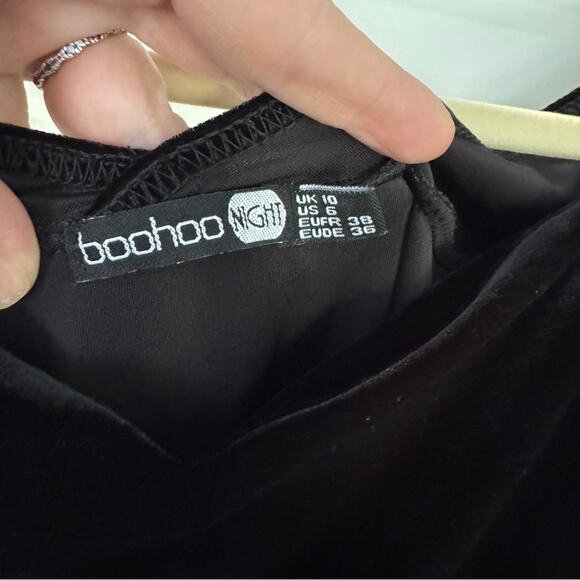 Boohoo Black Velvet Off-Shoulder Bodycon Midi Dress - Picture 2 of 9